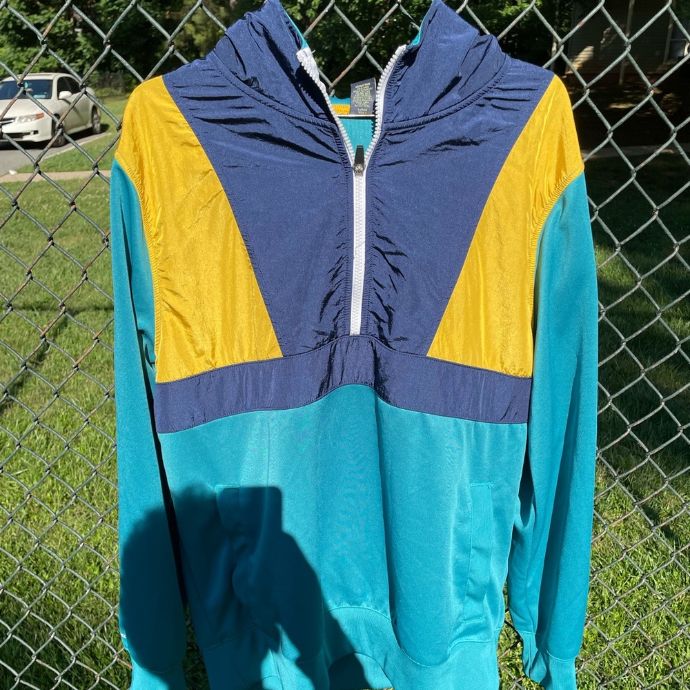Xersion wind breaker